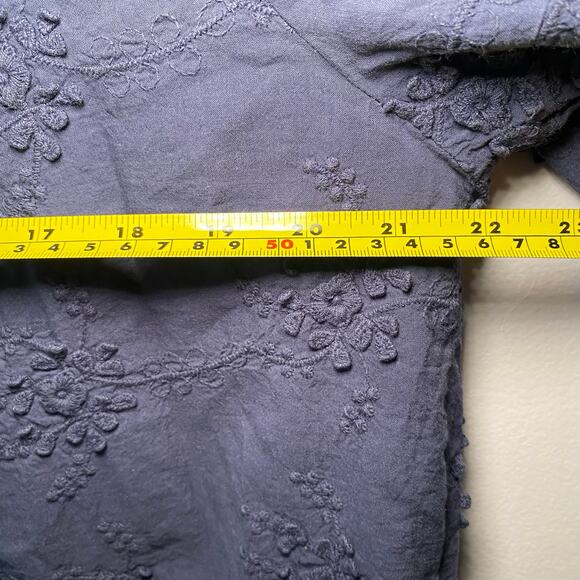 Driftwood Women's Small Navy Blue Eyelet Embroidered Floral Puff Peasant Blouse - Picture 8 of 10